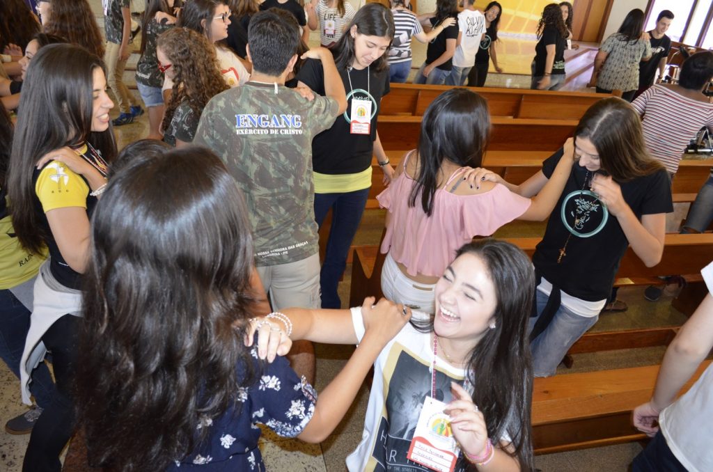 Momento de louvor e animação. (Foto Luiz Vianna)