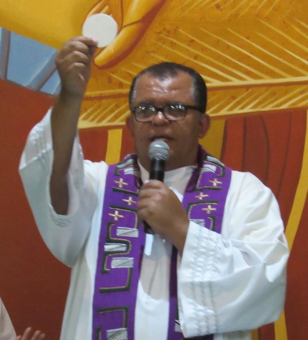 pe antonio carlos da silva